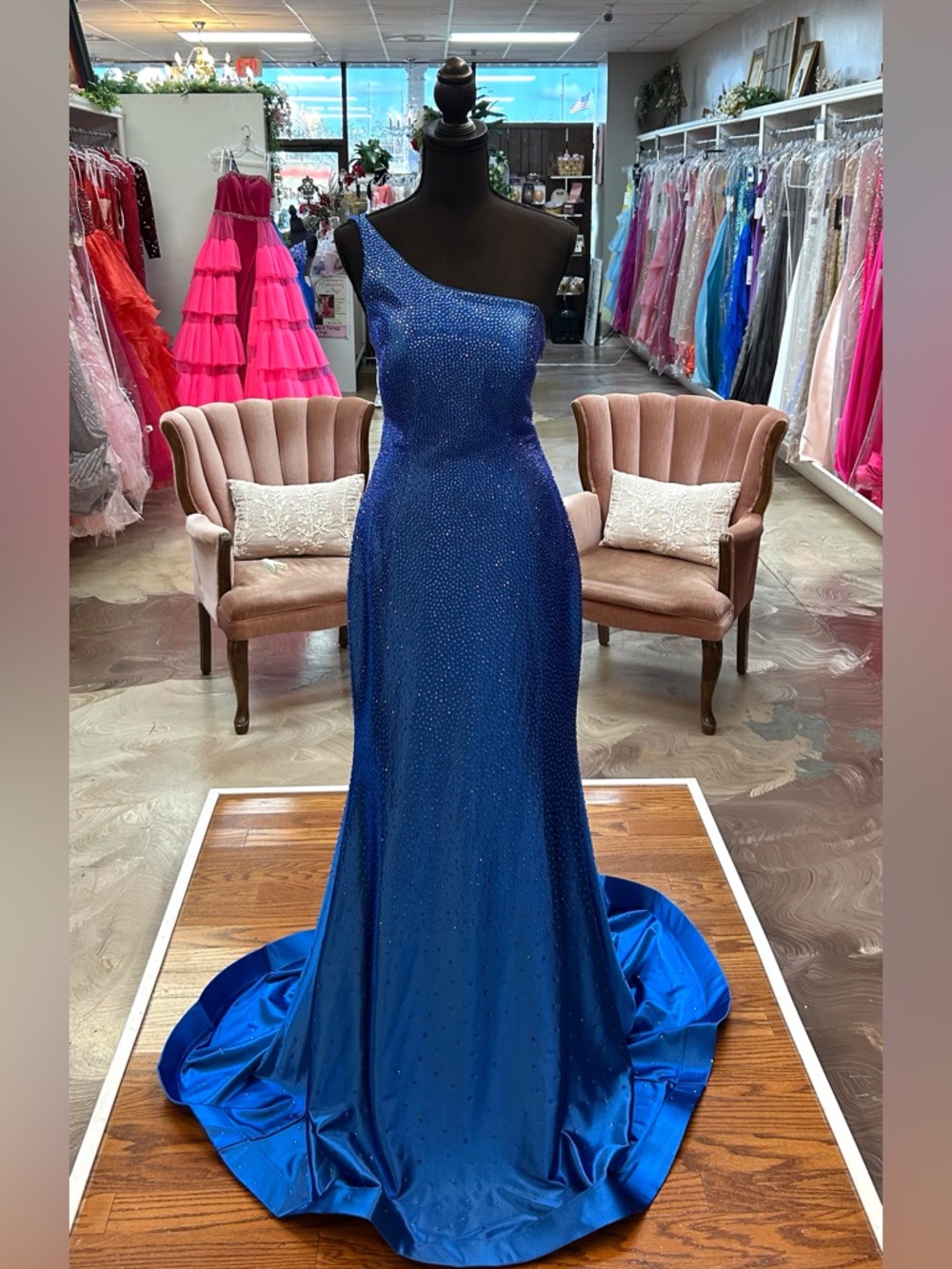 One-Shoulder Sapphire Evening Gown with Subtle Sparkle